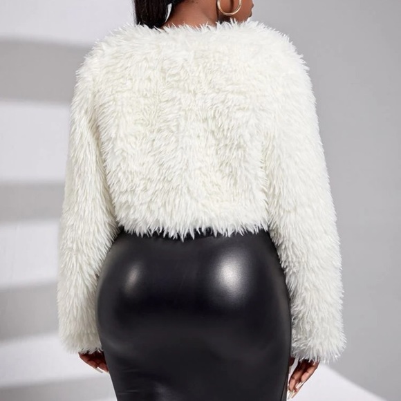Luxe vegan fur open front coat - Picture 3 of 5